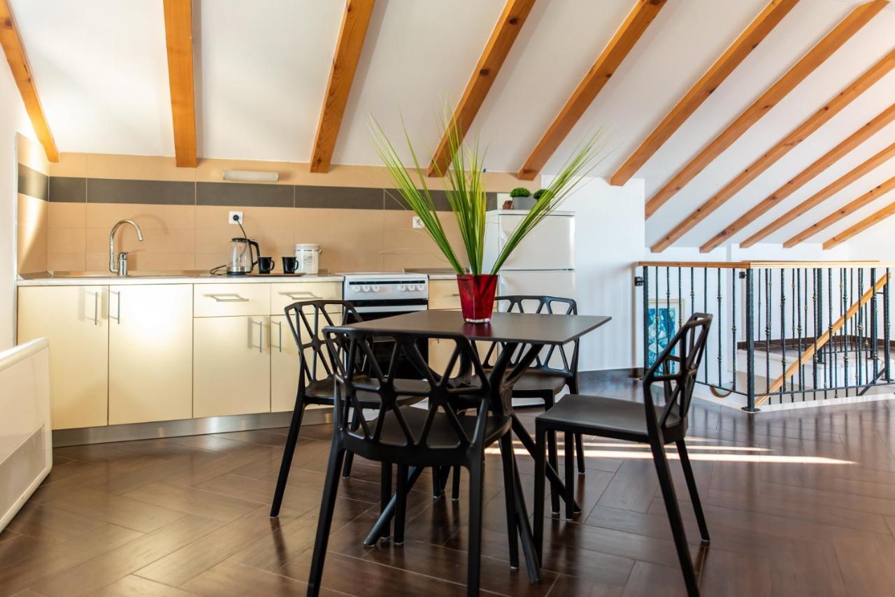Apartments Sutalo ツァヴタット エクステリア 写真