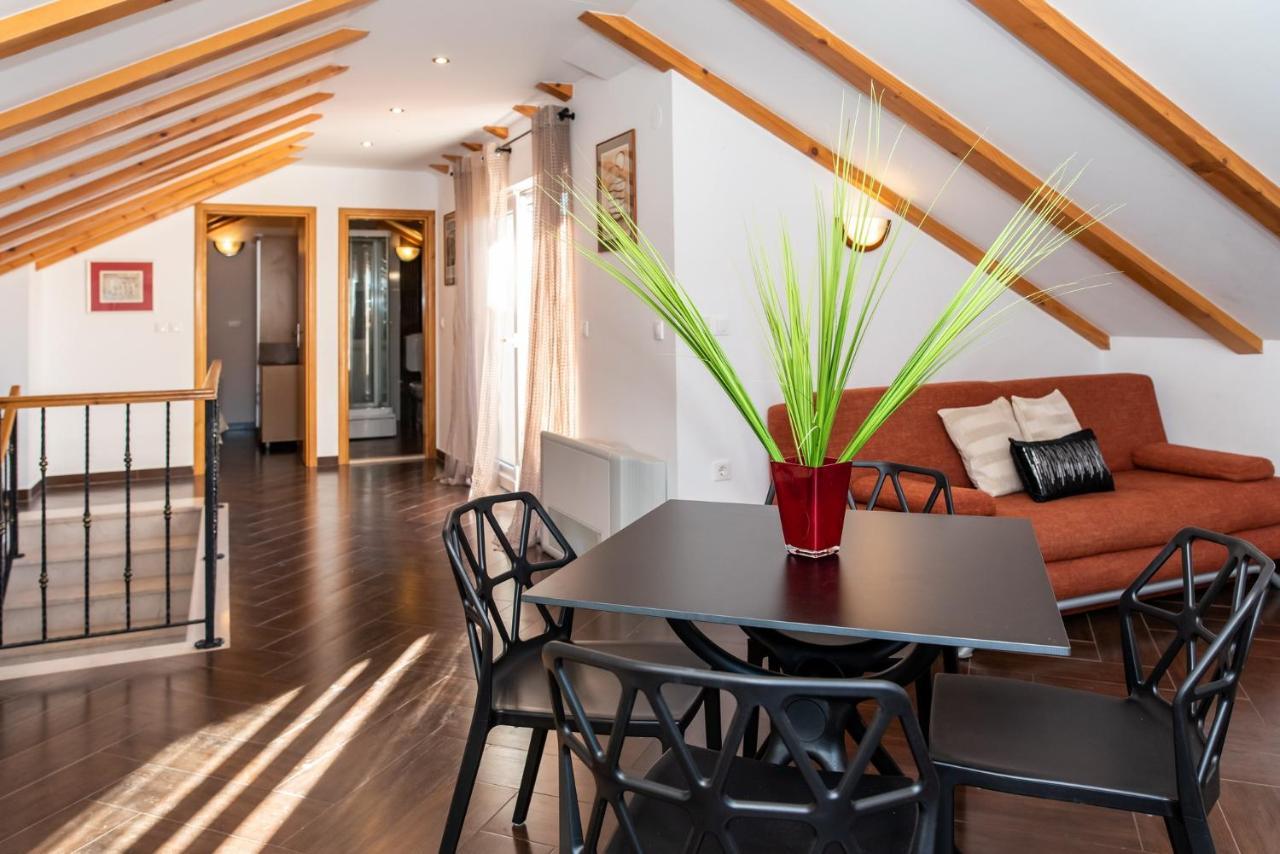Apartments Sutalo ツァヴタット エクステリア 写真