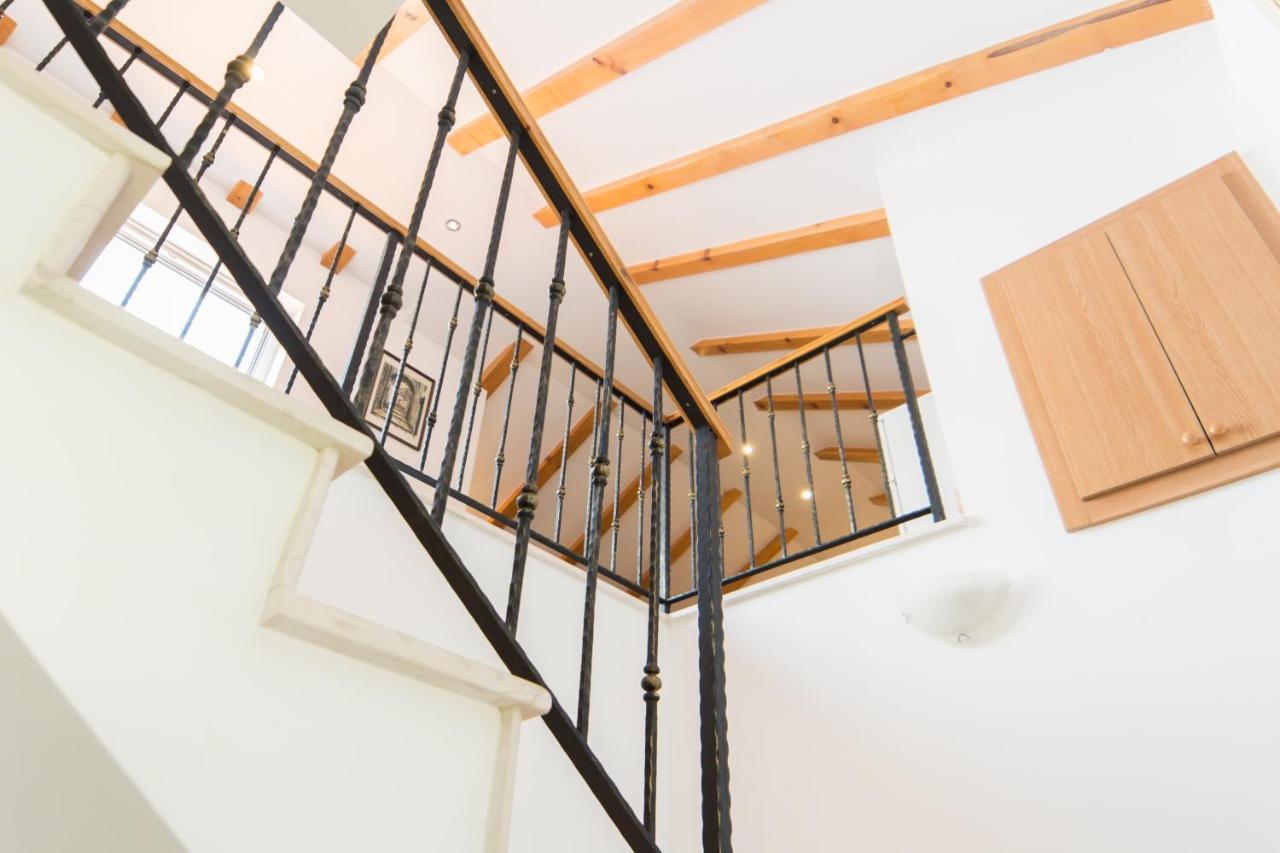 Apartments Sutalo ツァヴタット エクステリア 写真