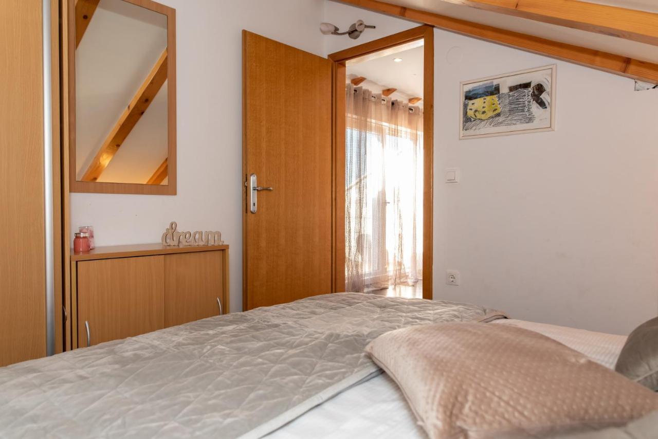 Apartments Sutalo ツァヴタット エクステリア 写真