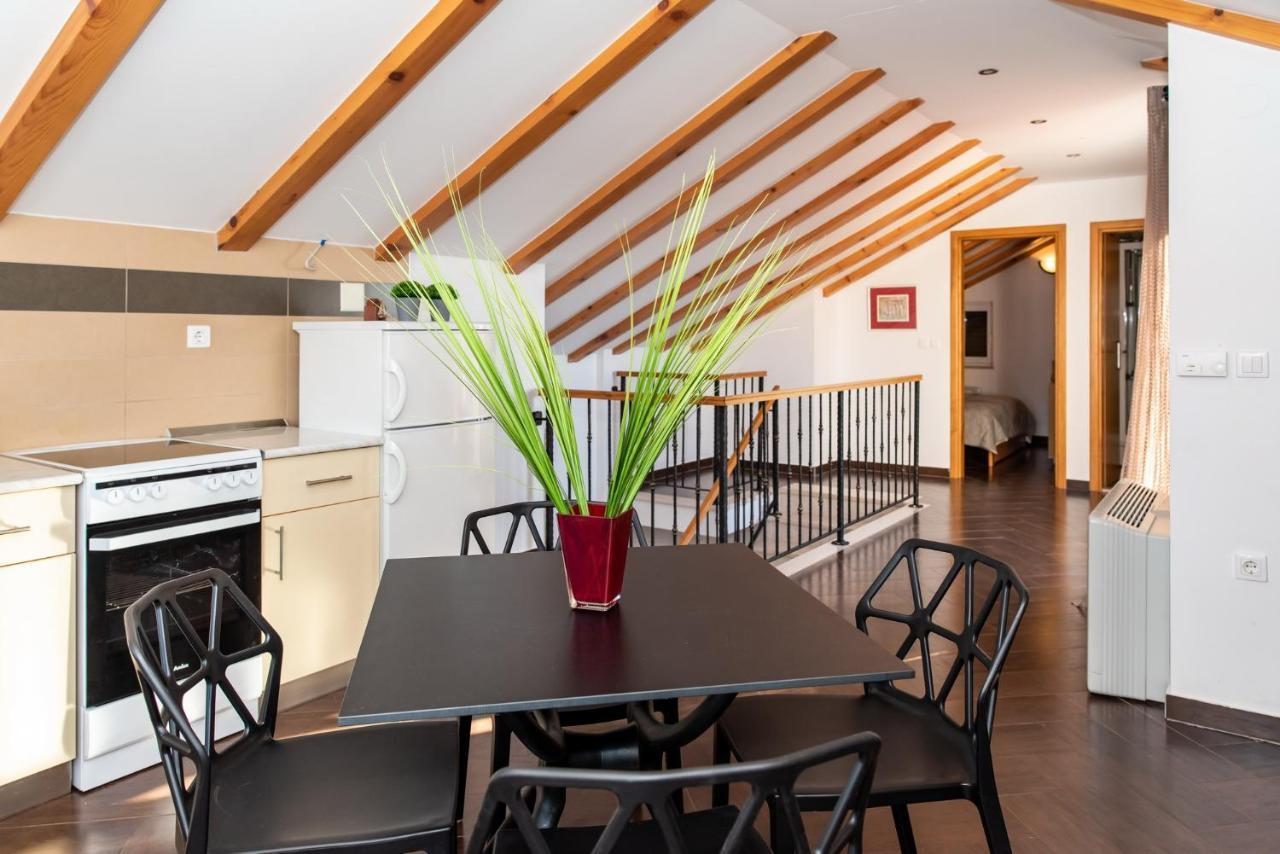 Apartments Sutalo ツァヴタット エクステリア 写真
