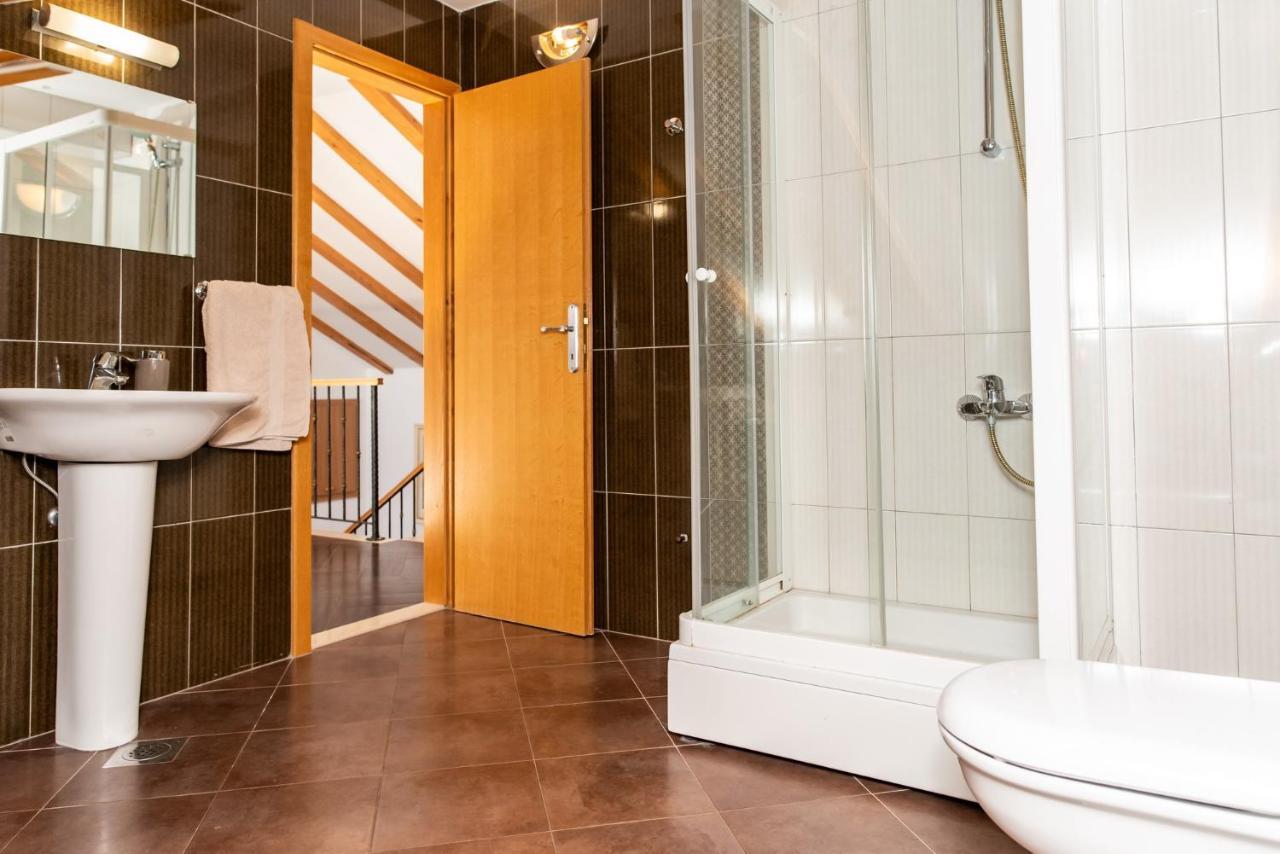 Apartments Sutalo ツァヴタット エクステリア 写真