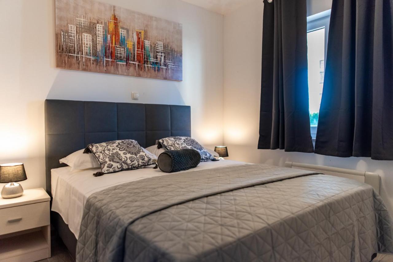 Apartments Sutalo ツァヴタット エクステリア 写真