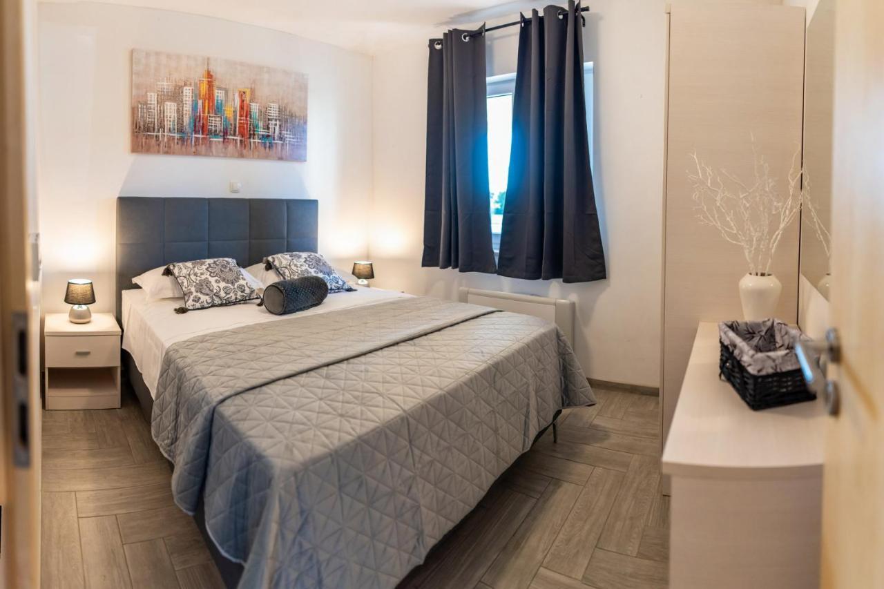 Apartments Sutalo ツァヴタット エクステリア 写真