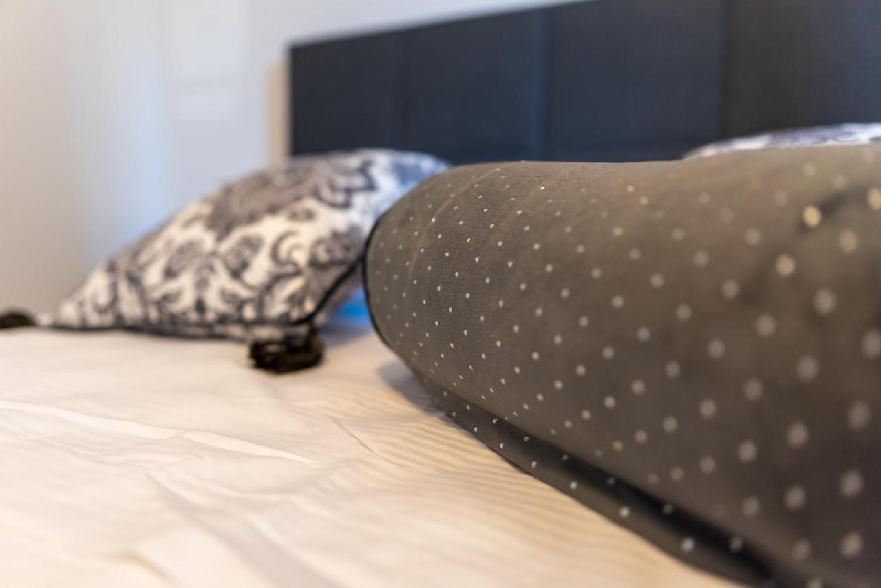 Apartments Sutalo ツァヴタット エクステリア 写真
