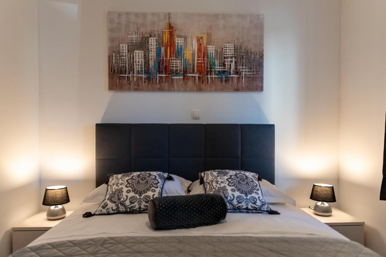 Apartments Sutalo ツァヴタット エクステリア 写真